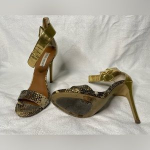 Size 8 with a 4.5 inch heel.